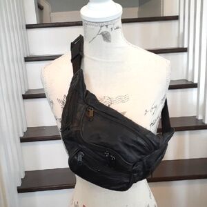 Vintage BMP Black Leather Crossbody Belt Fanny Pack 🐸